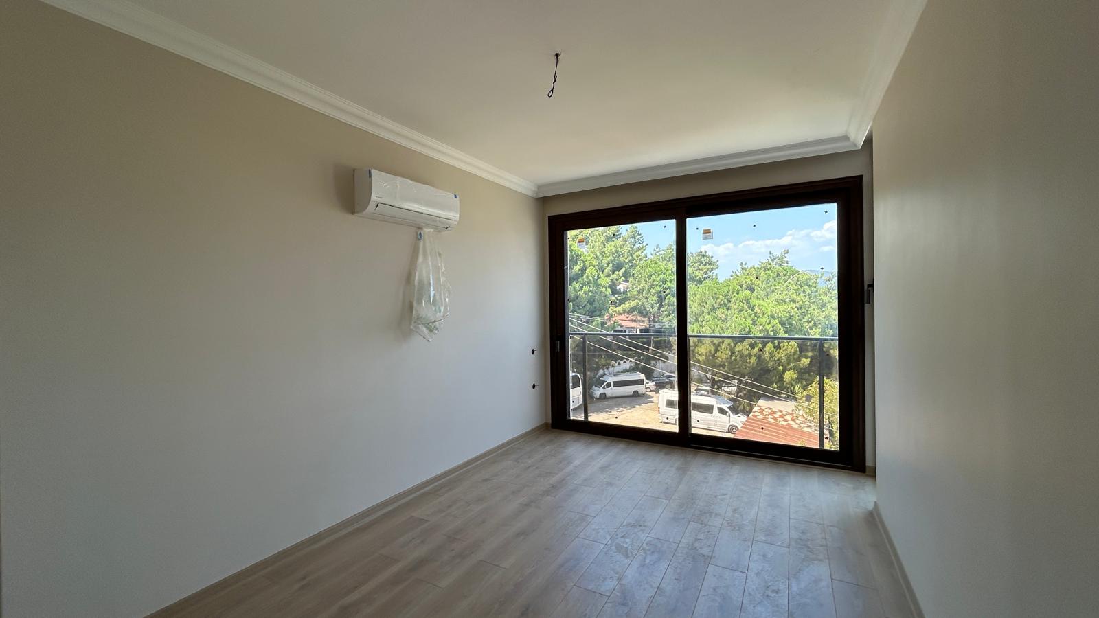 MARMARİS SİTELER BÖLGESİNDE FUL DENİZ MANZARALI 3+1 DÜZ DAİRELER